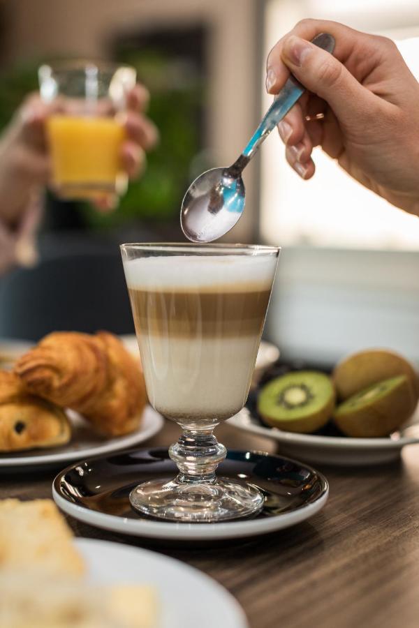 Hotel-Restaurant Le Victoria رينز المظهر الخارجي الصورة